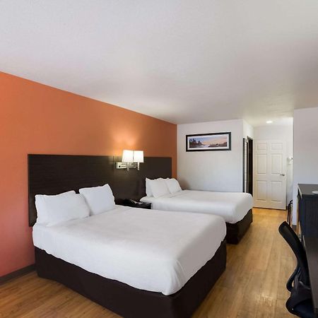 Quality Inn & Suites Junction Buitenkant foto