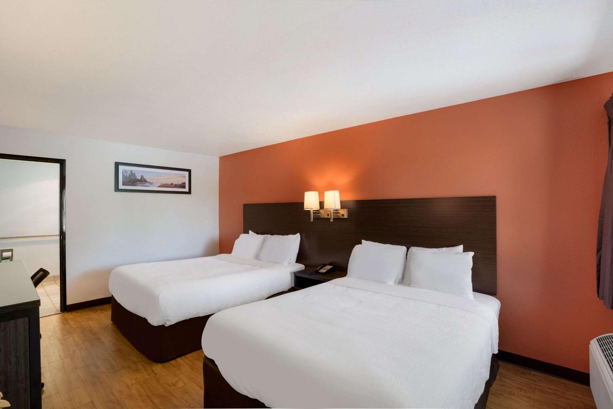 Quality Inn & Suites Junction Buitenkant foto