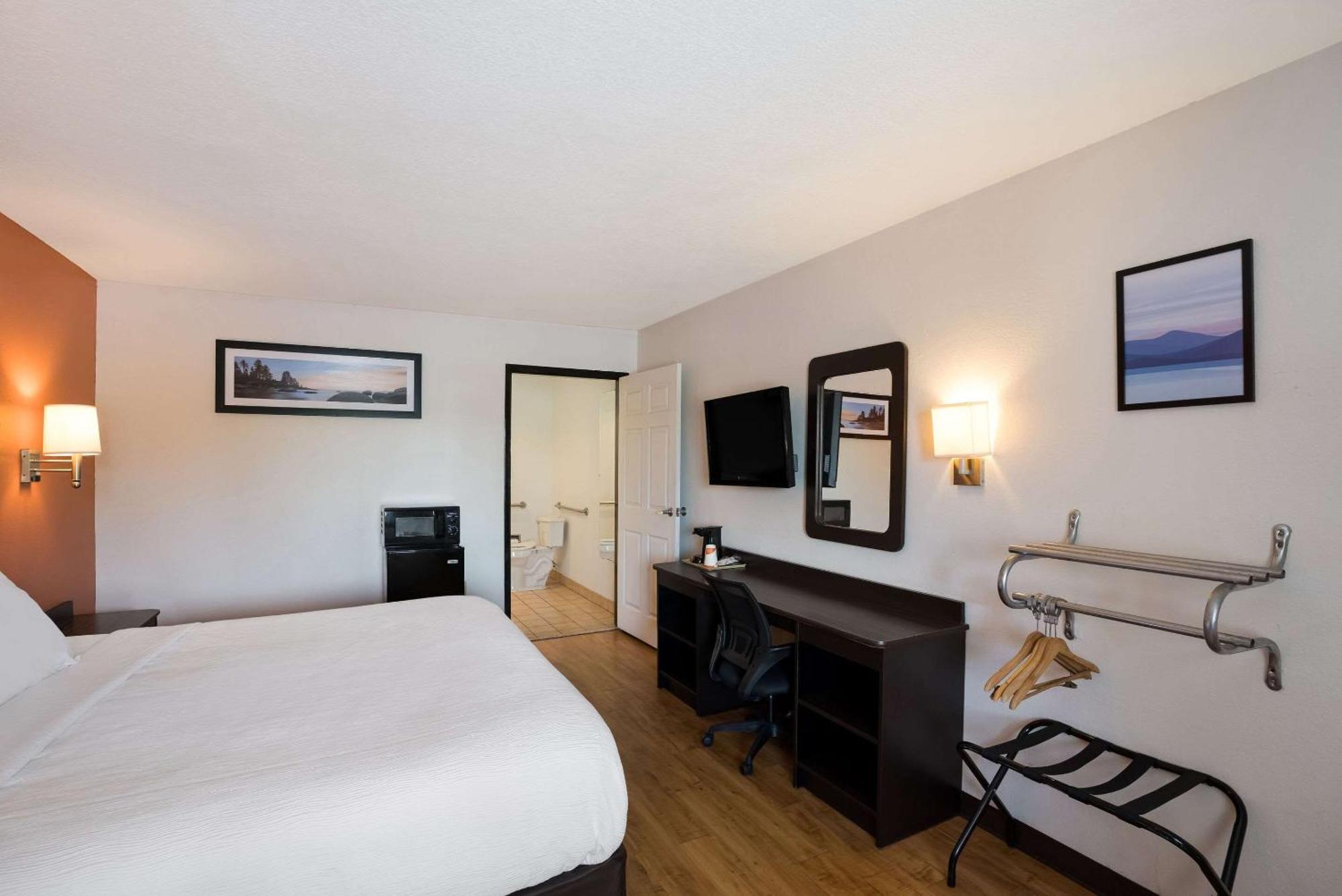 Quality Inn & Suites Junction Buitenkant foto