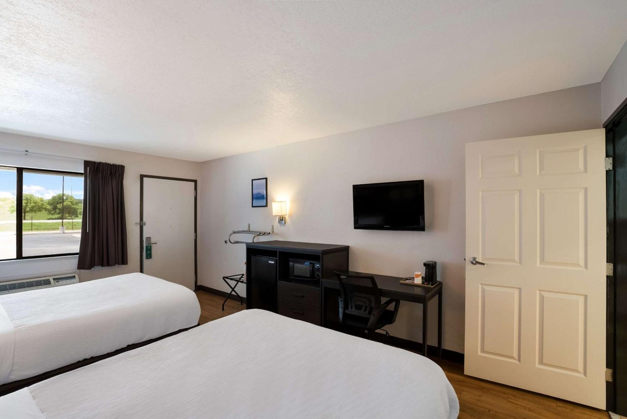 Quality Inn & Suites Junction Buitenkant foto