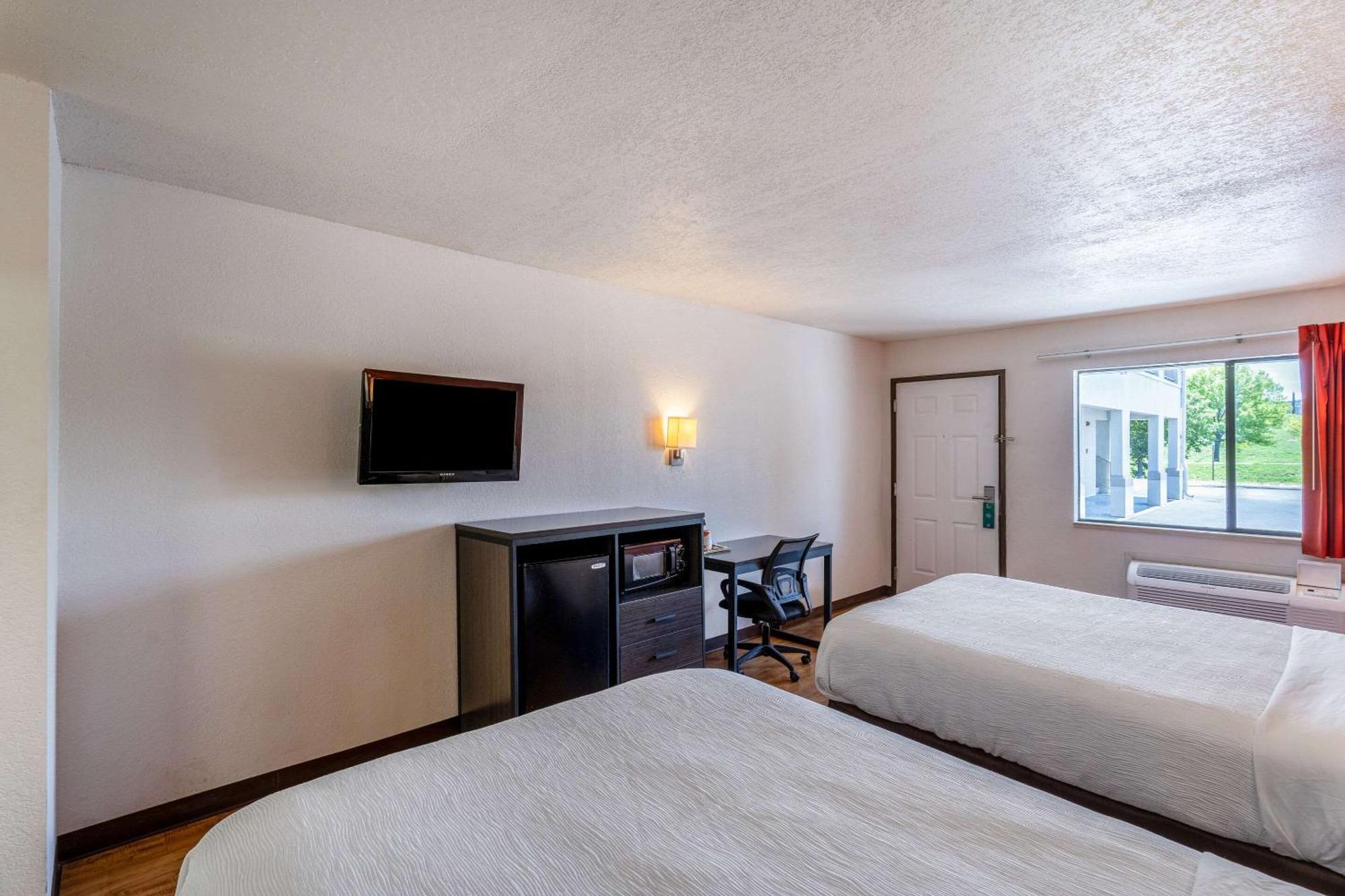 Quality Inn & Suites Junction Buitenkant foto